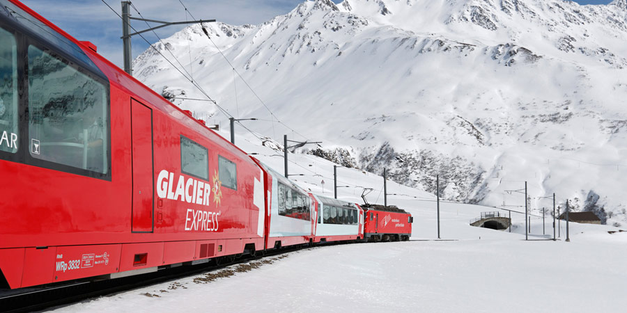 Classic Glacier Express at Christmas